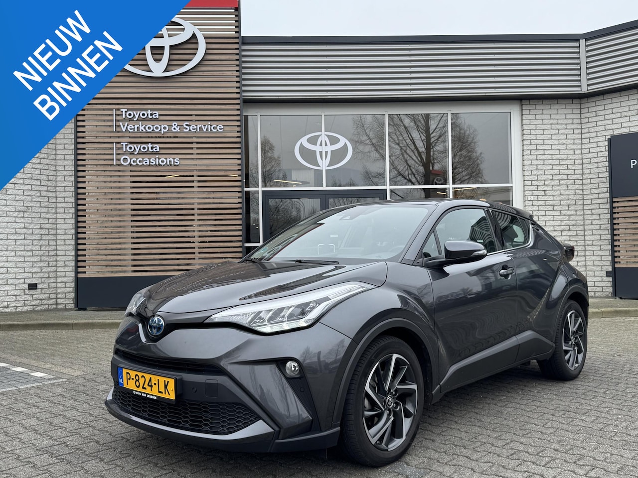Toyota C-HR - 1.8 HYBRID DYNAMIC AFN-TREKHAAK NL-AUTO CAMERA PARK-SENSOREN 18''LM-VELGEN APPLE/ANDROID L - AutoWereld.nl
