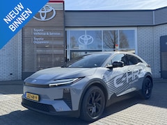 Toyota C-HR - C-HR+ FIRST EDITION 77 KWH WARMTEPOMP STOEL/STUURVERW LED APPLE/ANDROID EL-ACHTERKLEP BSM