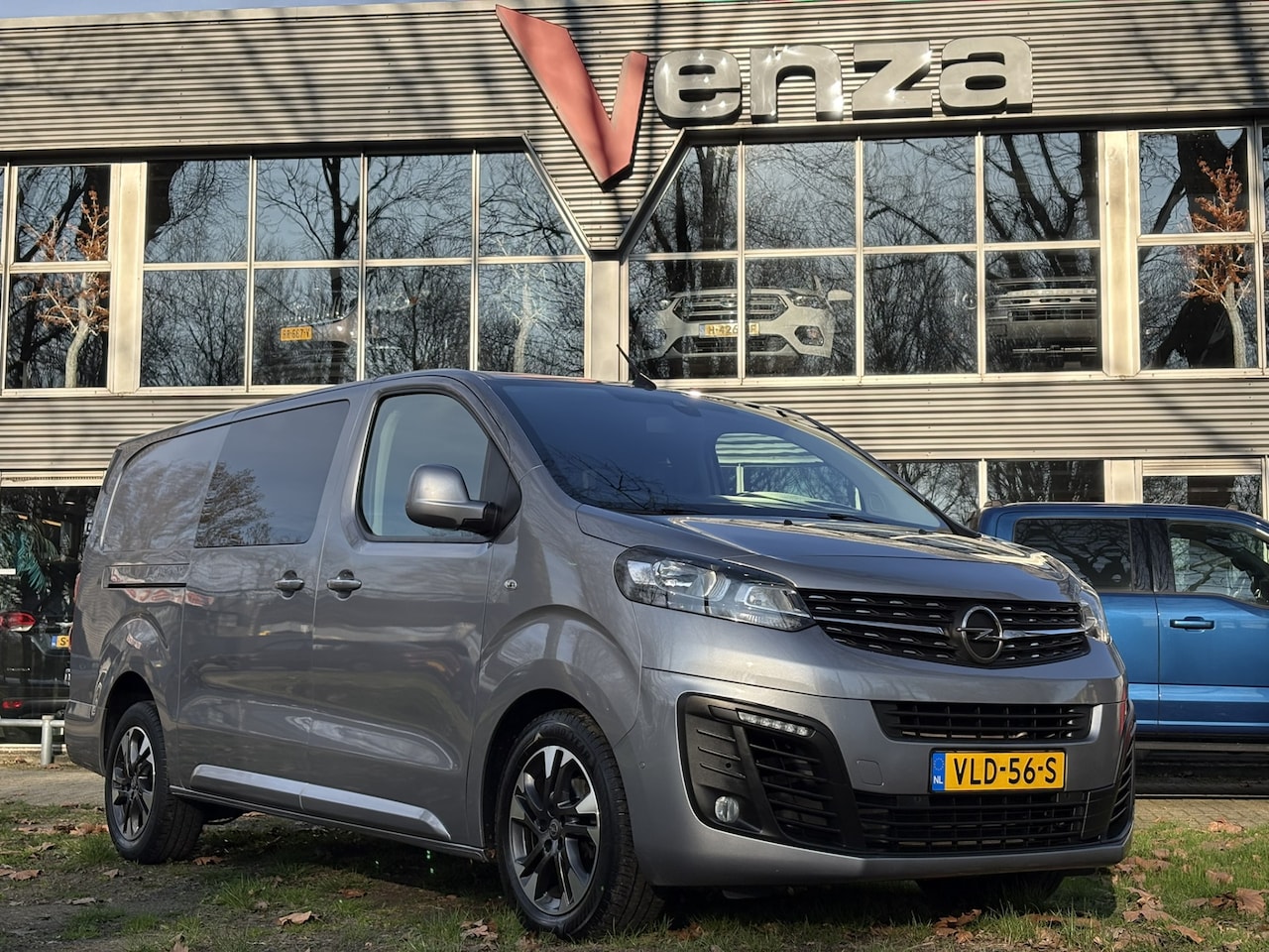 Opel Vivaro - 2.0 CDTI L3H1 DC Innovation HUD - AutoWereld.nl