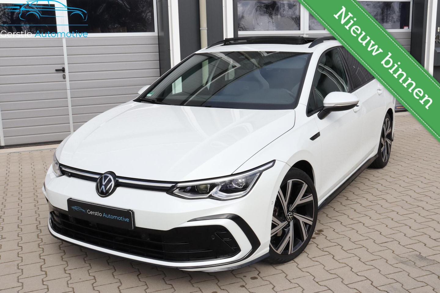 Volkswagen Golf Variant - 1.5 eTSI R-Line PANO ACC Carplay - AutoWereld.nl