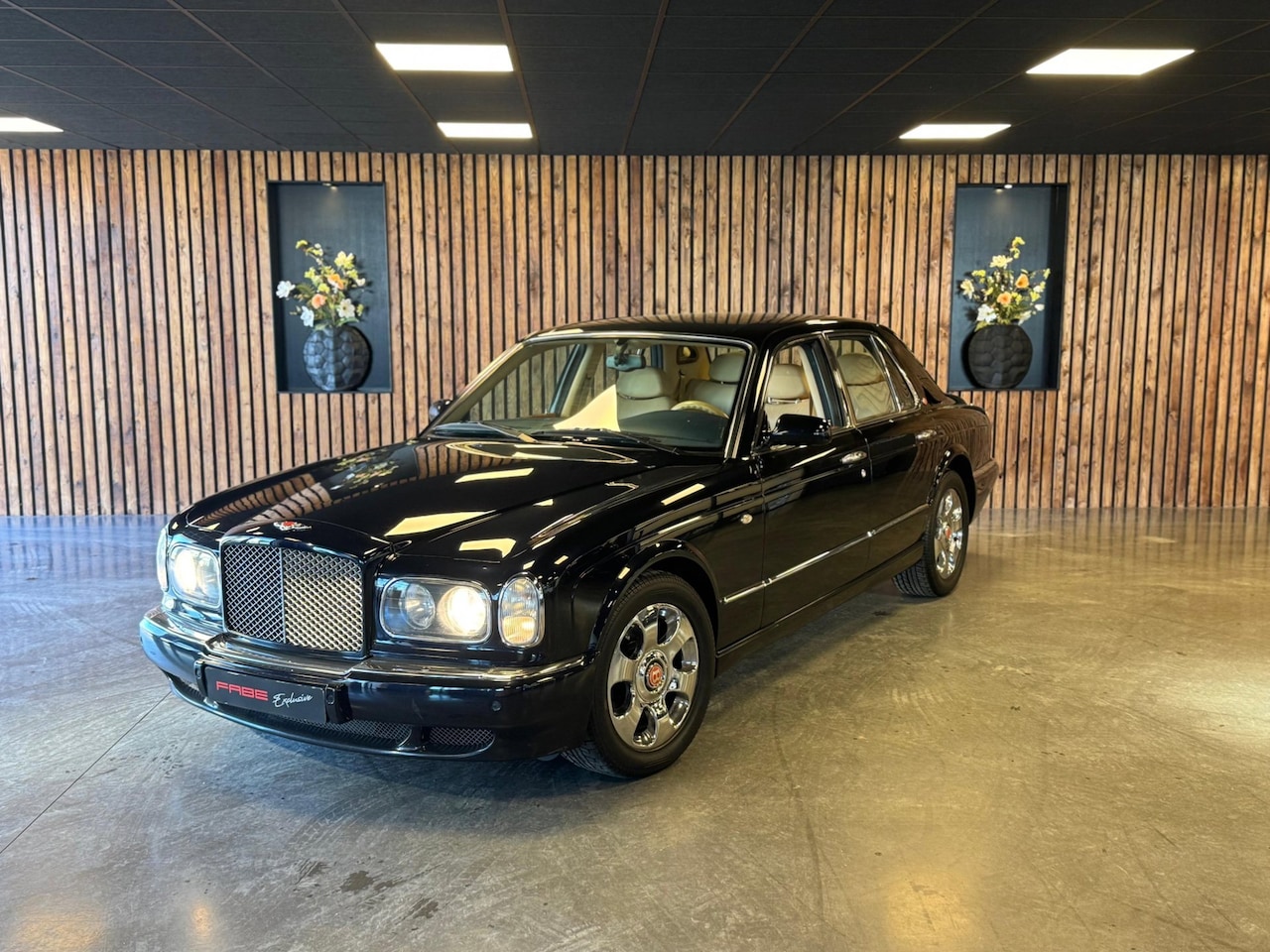 Bentley Arnage - 6.8 V8 Red Label / NAP / Leer / Memory / Cruise / Stoelverwarming voor/achter - AutoWereld.nl