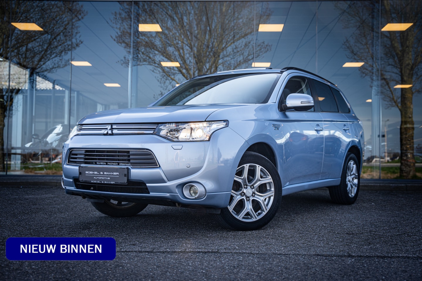 Mitsubishi Outlander - 2.0 PHEV Instyle ** Schuifdak ** Trekhaak ** Rockford ** Leer ** NAP ** NL Auto !! - AutoWereld.nl