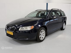 Volvo V70 - 2.5T Momentum AUTOMAAT / LEER / XENON
