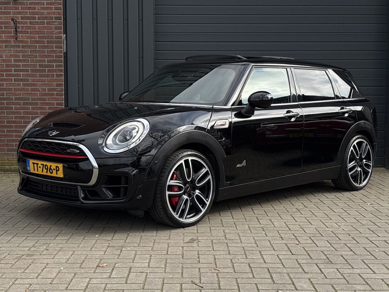MINI Clubman - Mini 2.0 John Cooper Works ALL4 Chili - HUD - Harman & Kardon - Camera - - AutoWereld.nl