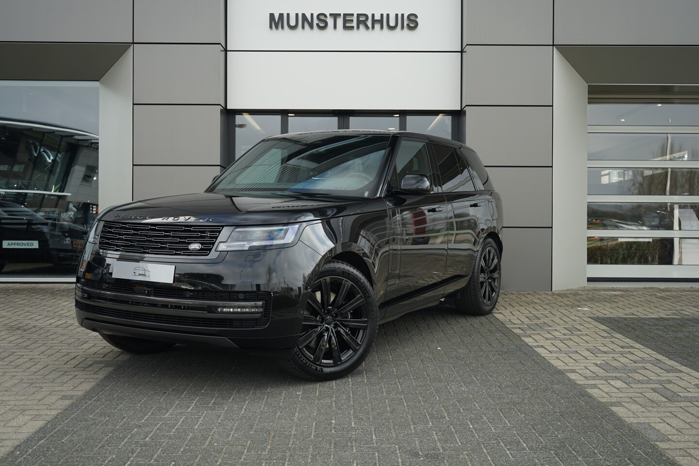Land Rover Range Rover - 3.0 P550e Autobiography PHEV | Schuif/Kantel Dak | Towing Pack | Koelvak | 22 Inch | Stoel - AutoWereld.nl