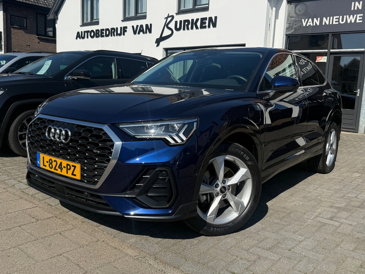 Audi Q3 Sportback - 45 TFSI e Business Edition 45 TFSI e Business Edition, Panoramadak,Apple Carplay/Android,Stoelverwarming - AutoWereld.nl