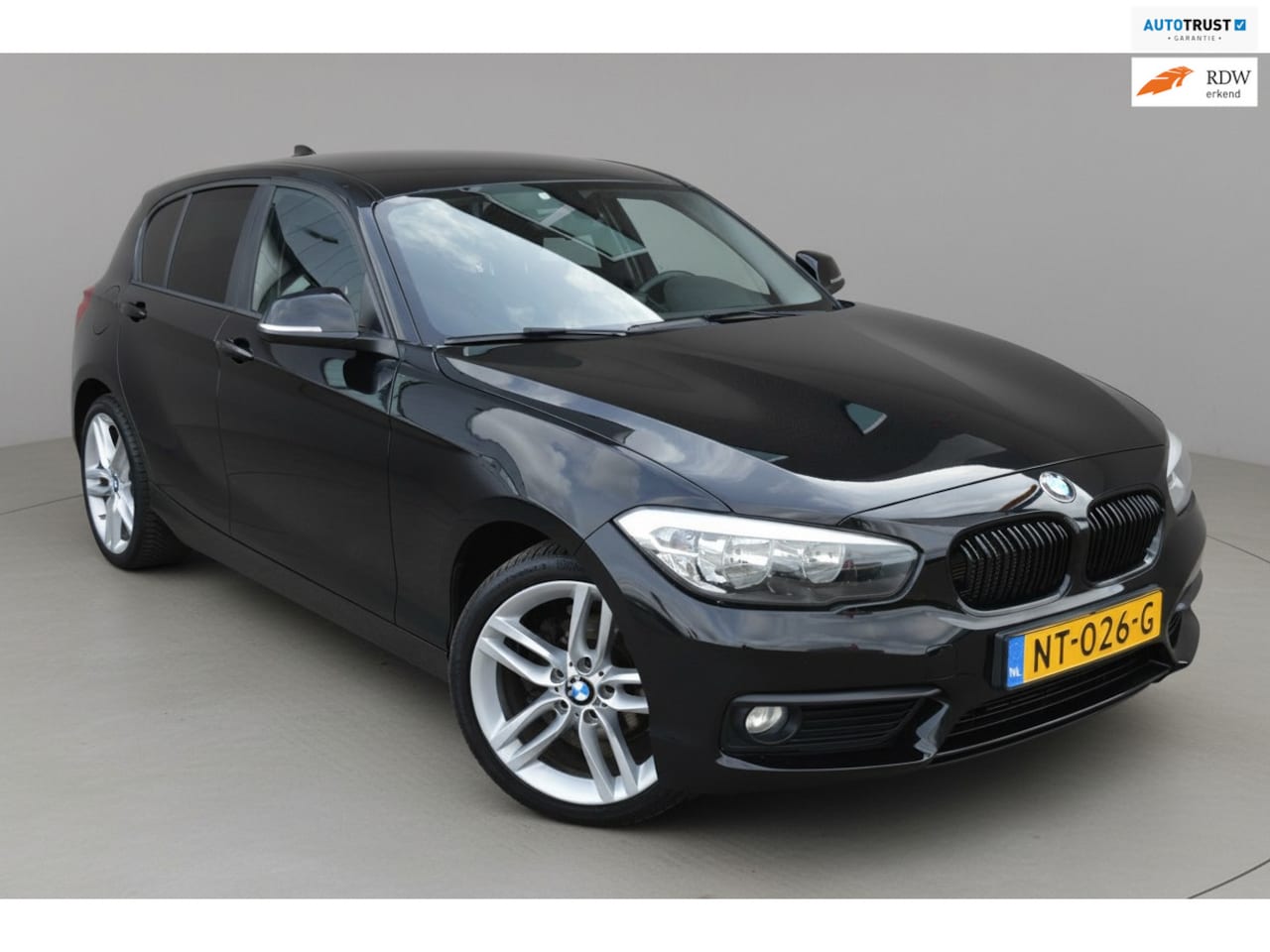 BMW 1-serie - Clima|Navi|Stoelverwaming|M-stuur - AutoWereld.nl