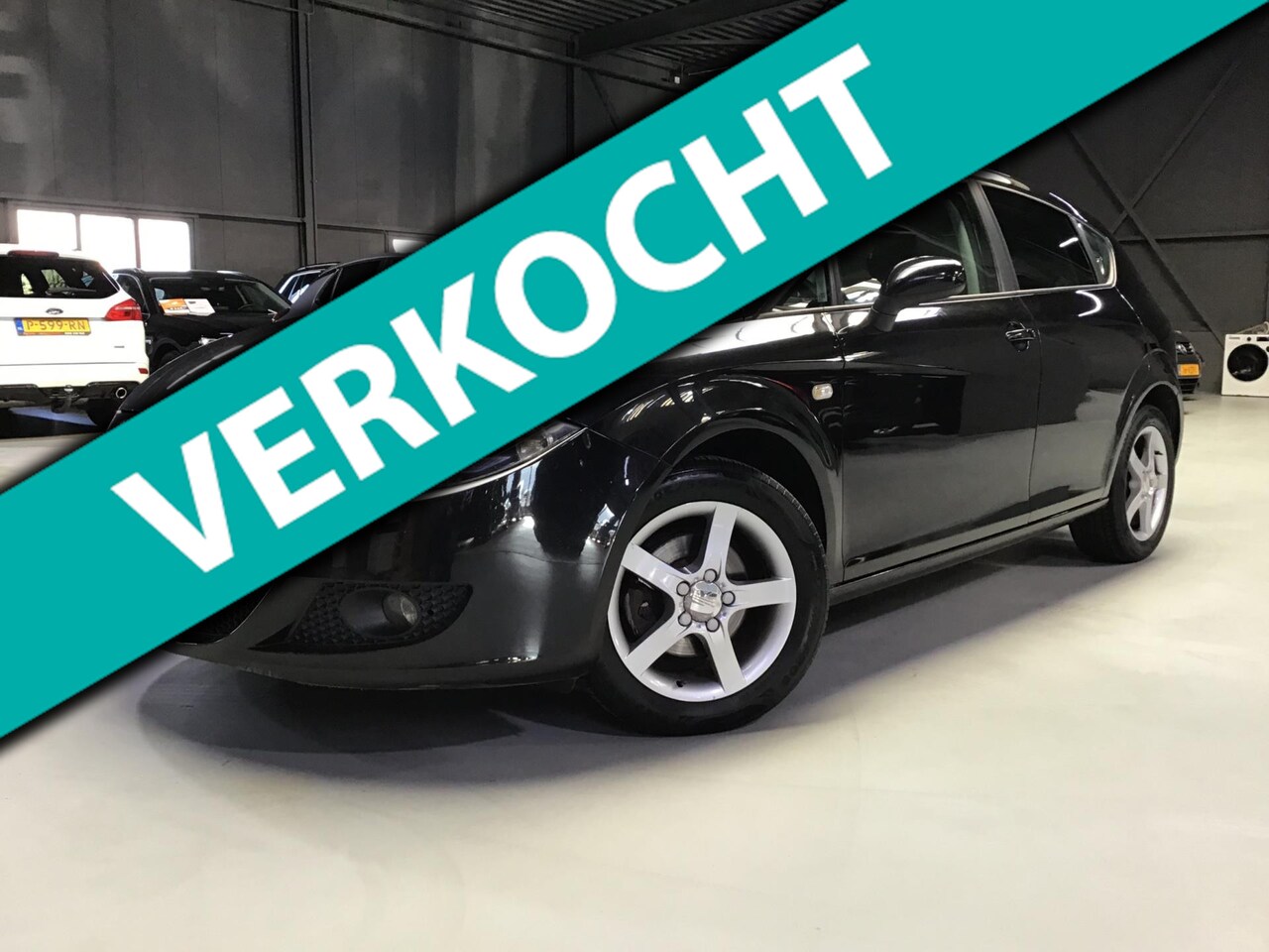 SEAT Leon - 1.6 Sportstyle I New Koppeling + Beurt + Apk I Trekhaak I Cruise I Airco I Parrot I 16inch - AutoWereld.nl