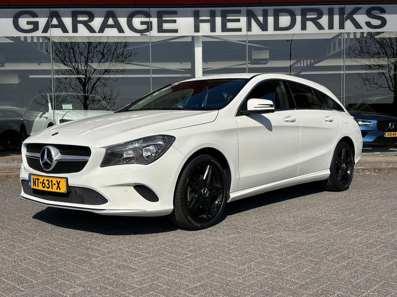 Mercedes-Benz CLA-klasse Shooting Brake - | AMG Velgen 18 inch | Wegklapbare Trekhaak | 180 occasion - AutoWereld.nl