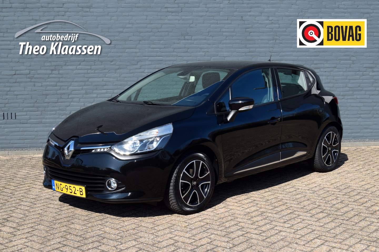 Renault Clio - 0.9 TCe Iconic Climate,  Navi,  Afneembare trekhaak, Camera - AutoWereld.nl