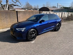 Audi e-tron - 55 quattro S edition Super mooie e-tron in apart donker blauw! btw auto