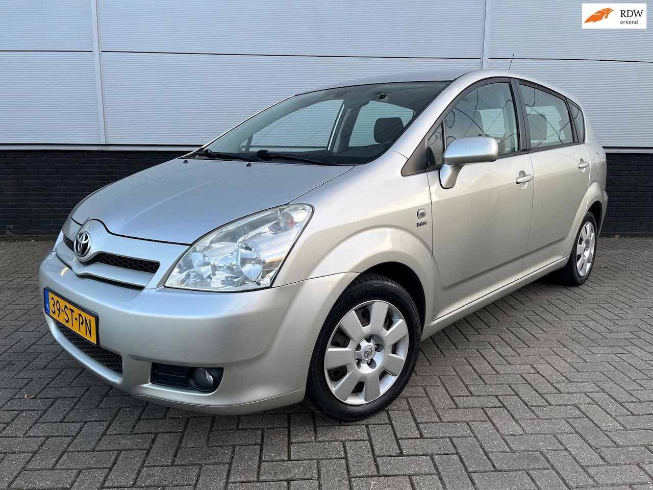 Toyota Corolla Verso - 1.6 VVT-i Sol 7 zitplaatsen - clima - trekhaak - cruise control - goed onderhouden - AutoWereld.nl