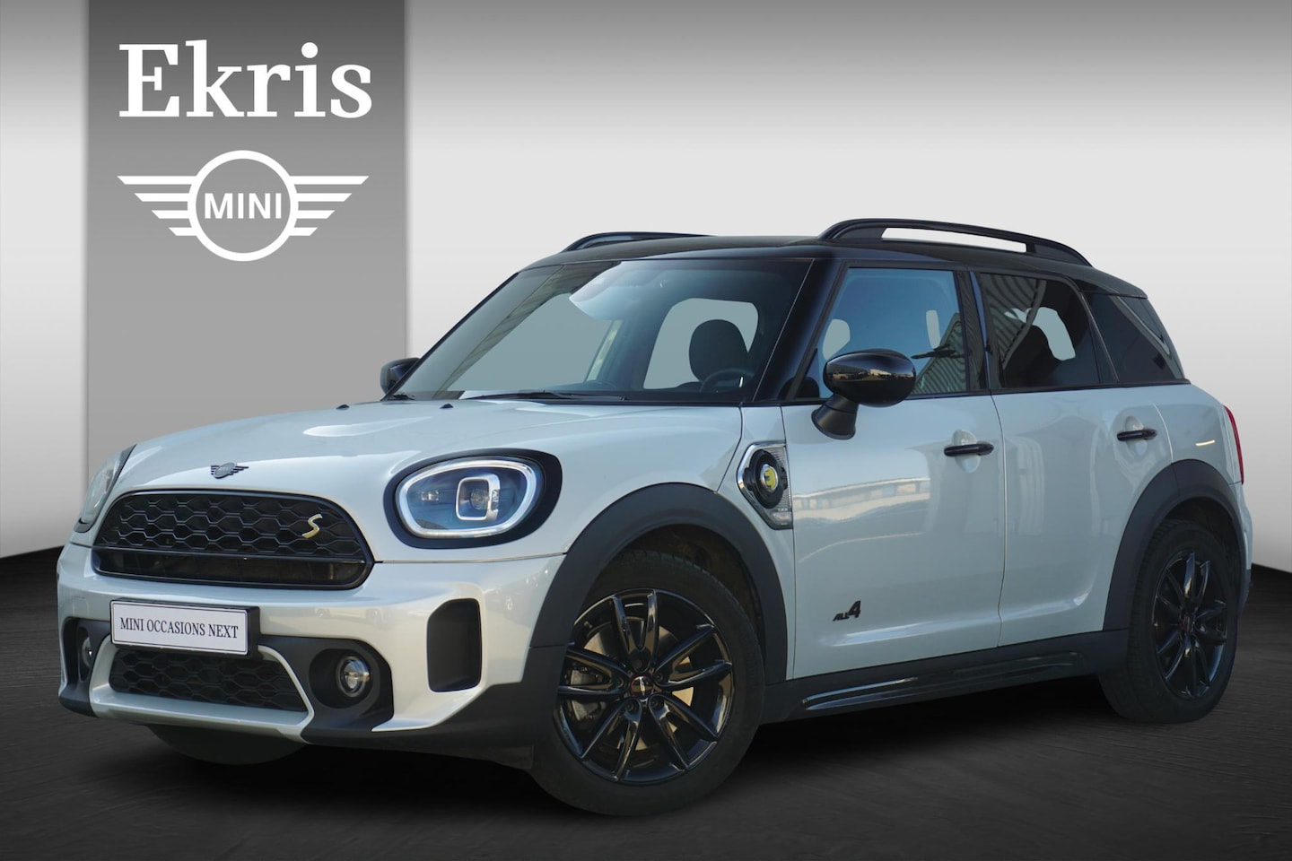 MINI Countryman - SE ALL4 Classic | Comfort Acces | Memorystoelen | Stoelverwarming | Parkeersensoren Achter - AutoWereld.nl