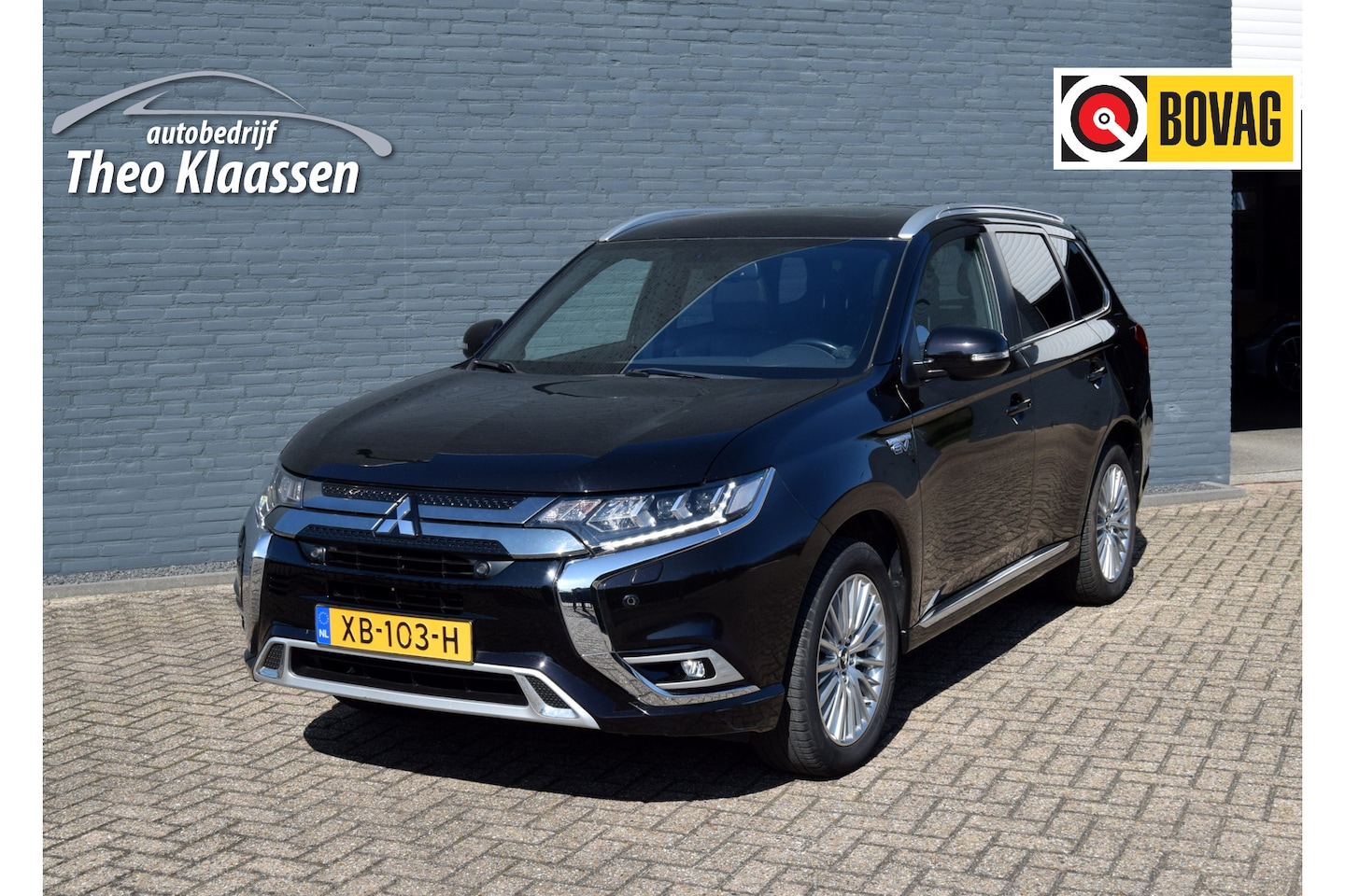Mitsubishi Outlander - 2.4 PHEV Intense+ Afneembare trekhaak, Schuifdak, Apple carplay - AutoWereld.nl