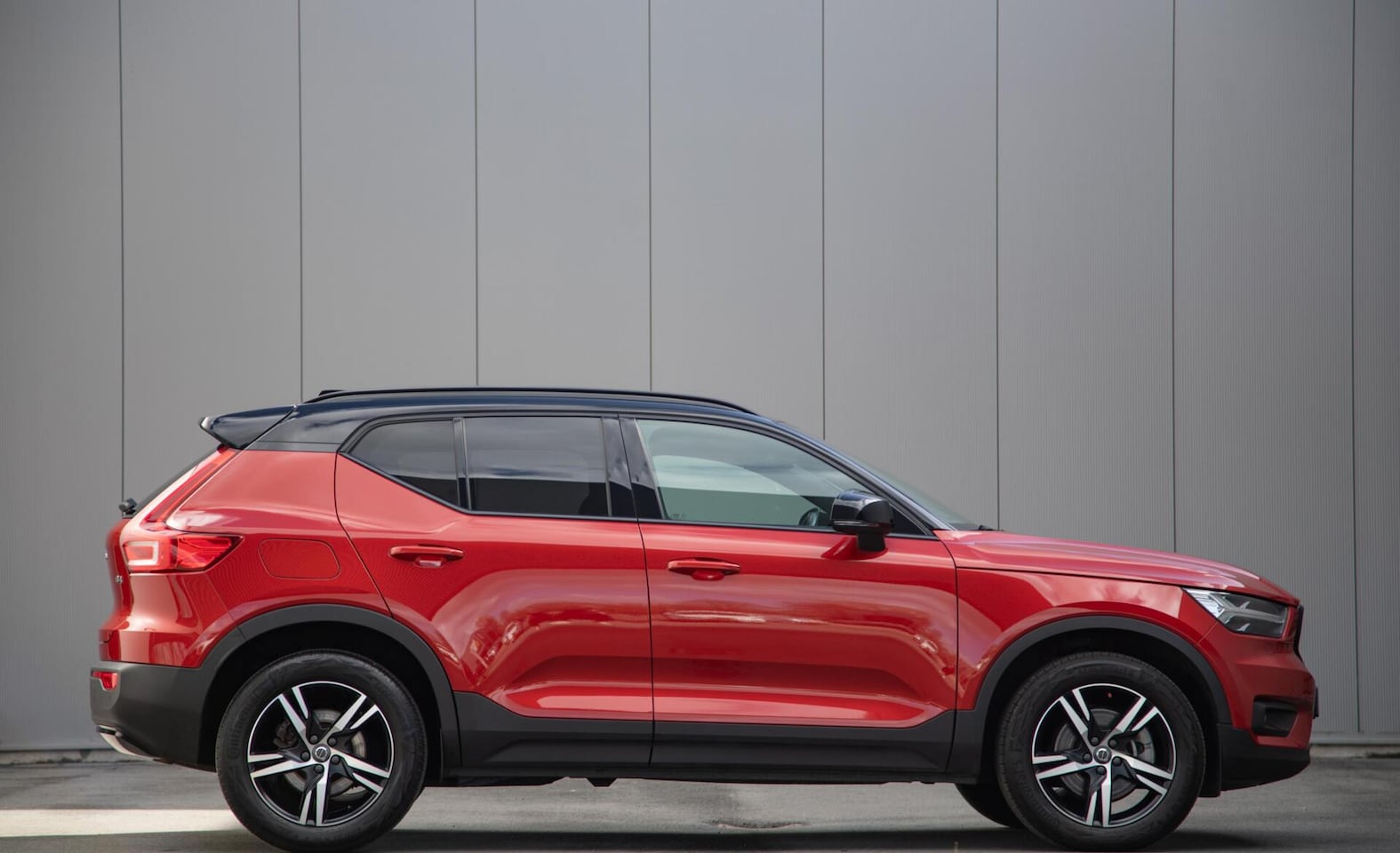 Volvo XC40 - 2.0 B4 R-Design 190PK|LED|H/K Audio|Keyless - AutoWereld.nl