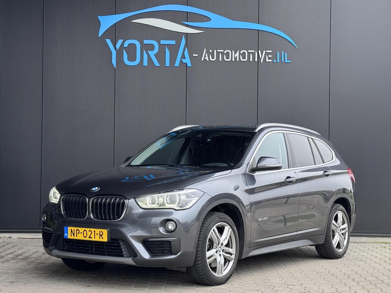 BMW X1 - sDrive20i High Executive AUTOMAAT NL AUTO*AFN. HAAK*LED - AutoWereld.nl