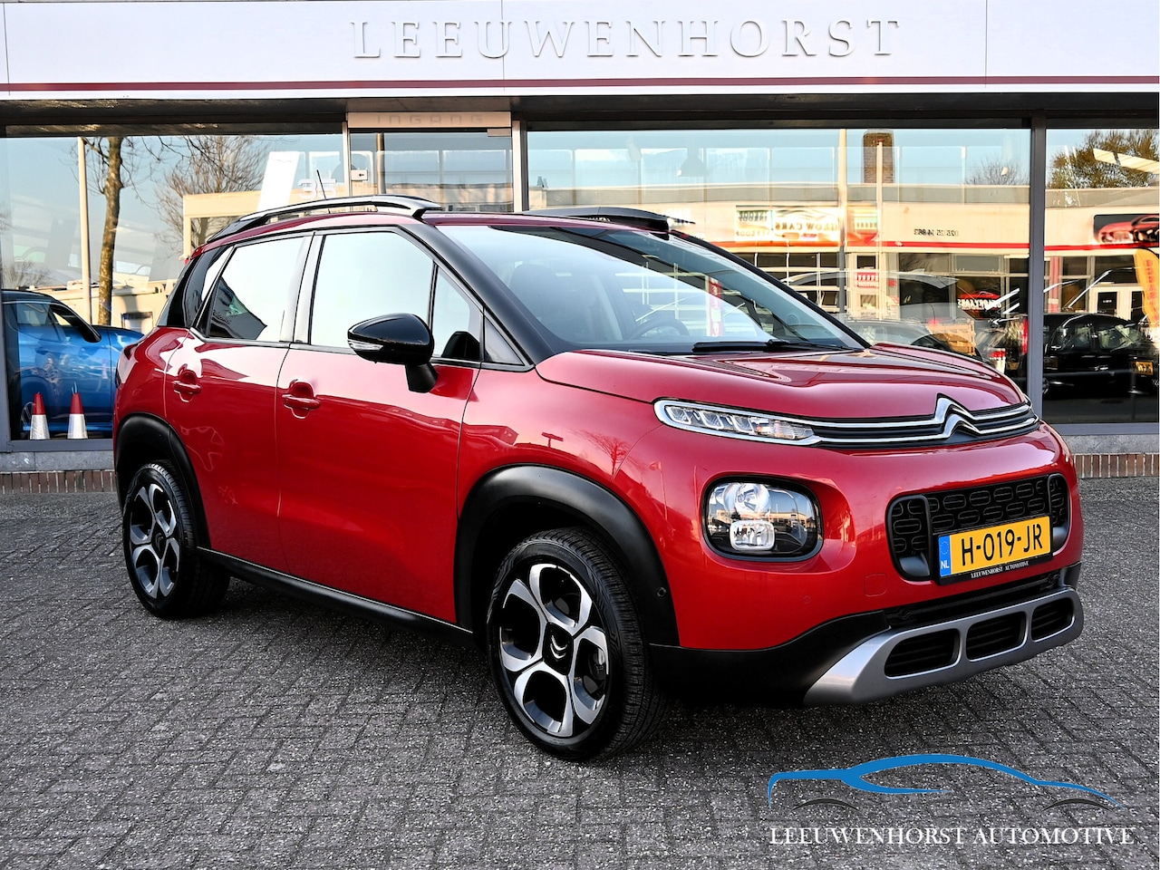 Citroën C3 Aircross - 1.2 PureTech S&S Shine 1.2 PureTech S&S Shine, AUTOMAAT, head up display, elektr. panoramadak, Pack Smile, NL-dea - AutoWereld.nl