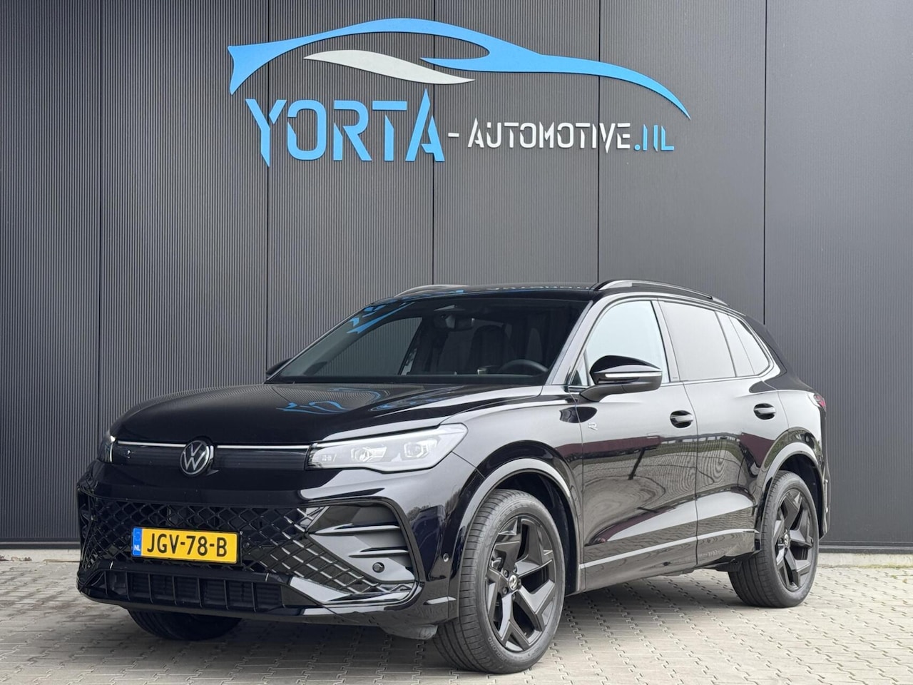 Volkswagen Tiguan - 1.5 eTSI 3x R Line BLACK OPTIC*ELEK. HAAK*IQ LIGHT - AutoWereld.nl