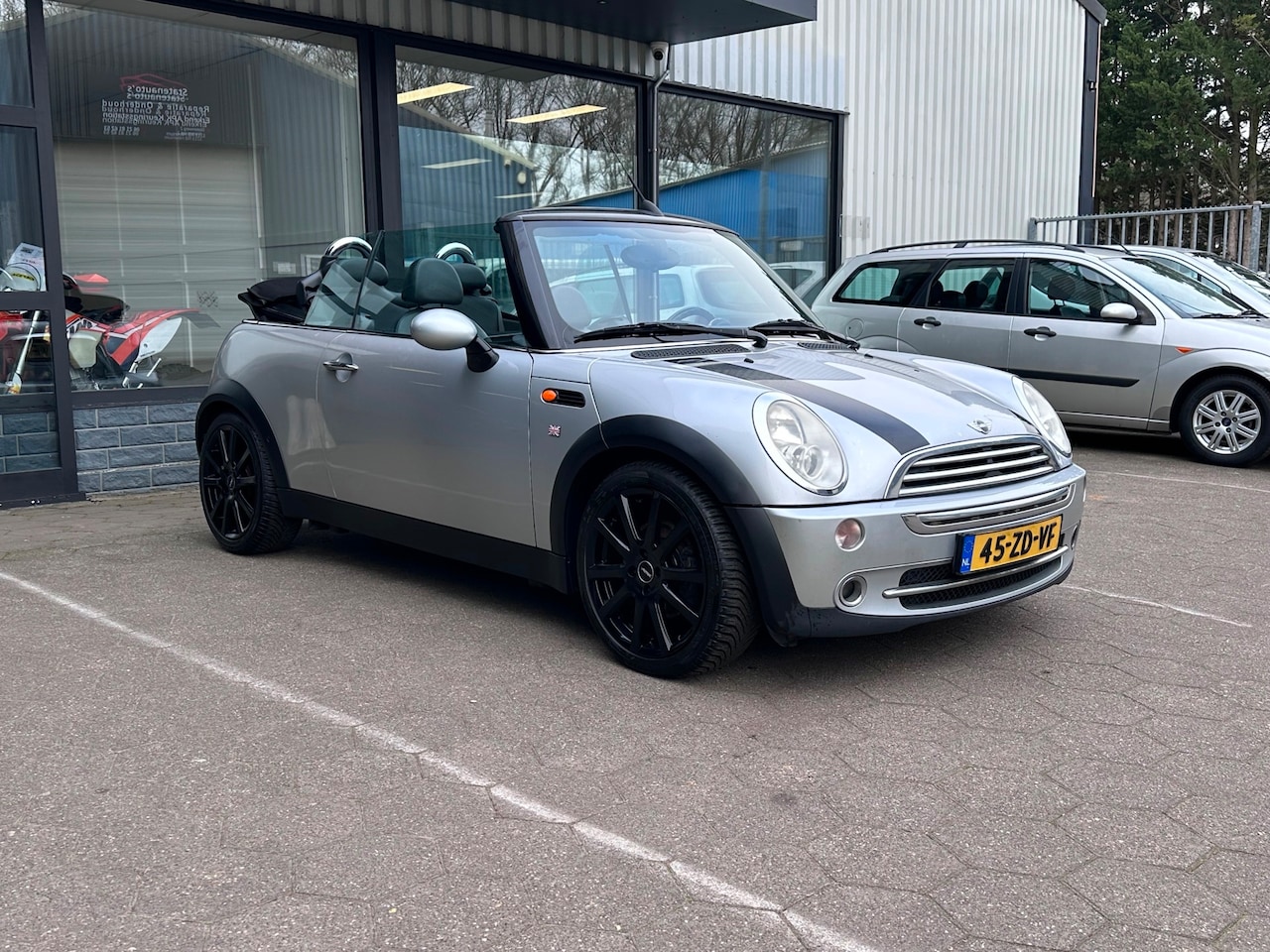 MINI Cabrio - Mini 1.6 Cooper?Airco/ SCAKELBAK IS HOORBAAR/ - AutoWereld.nl