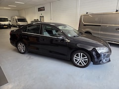 Volkswagen Jetta - 1.6 TDI Highl.BlueM