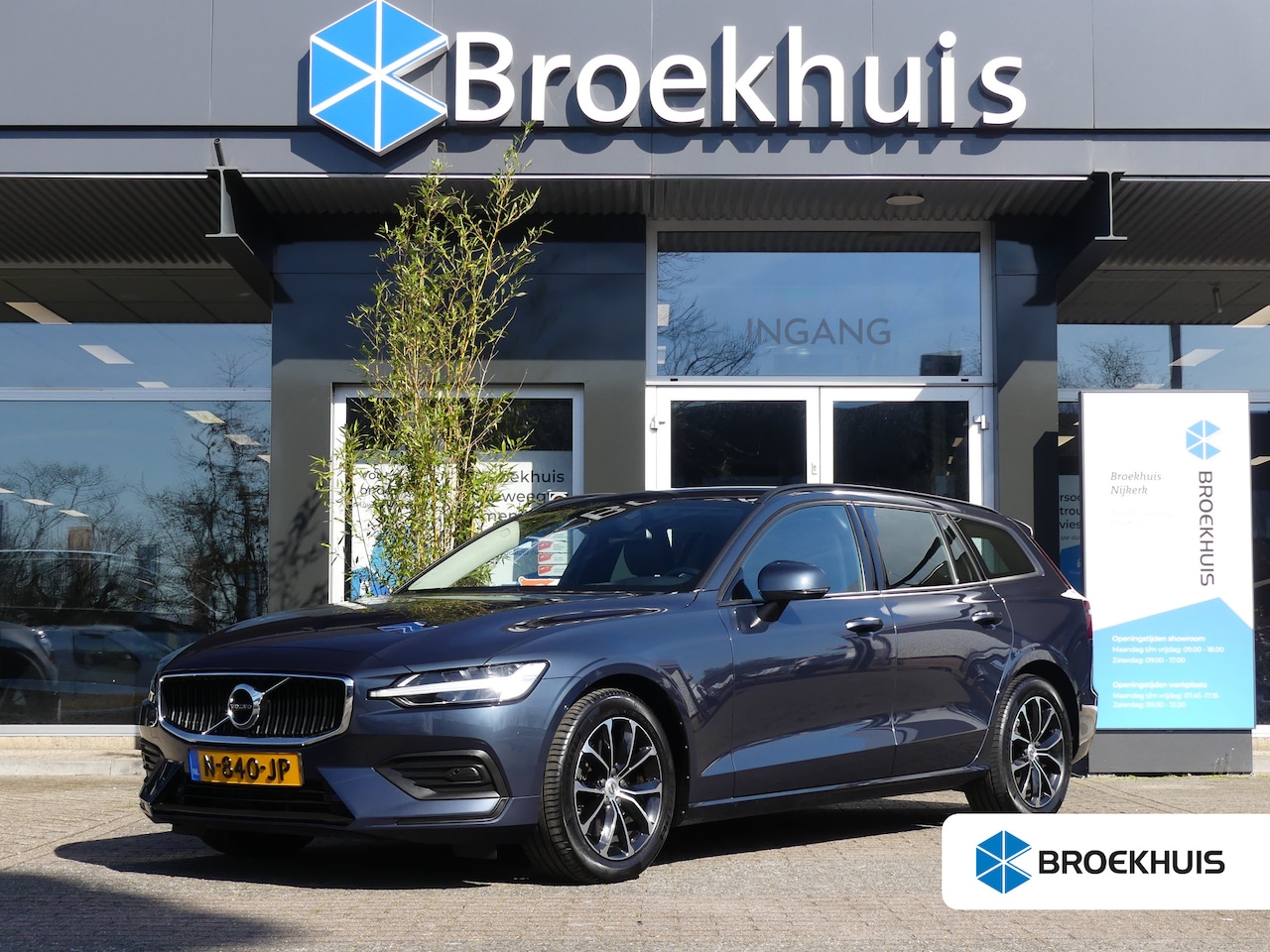 Volvo V60 - 2.0 B3 Momentum Advantage | STOEL+STUURVERWARMING | CAMERA | PARKEERSENSOREN V+A | - AutoWereld.nl