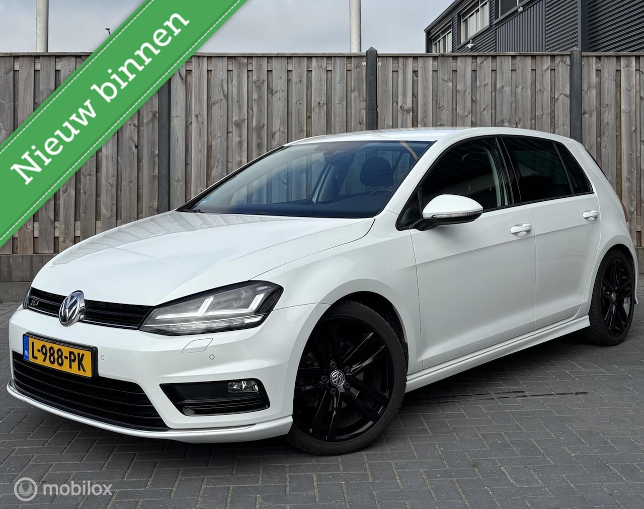 Volkswagen Golf - 1.4 TSI Connected Series/R Line/Navi/Cruise/ - AutoWereld.nl