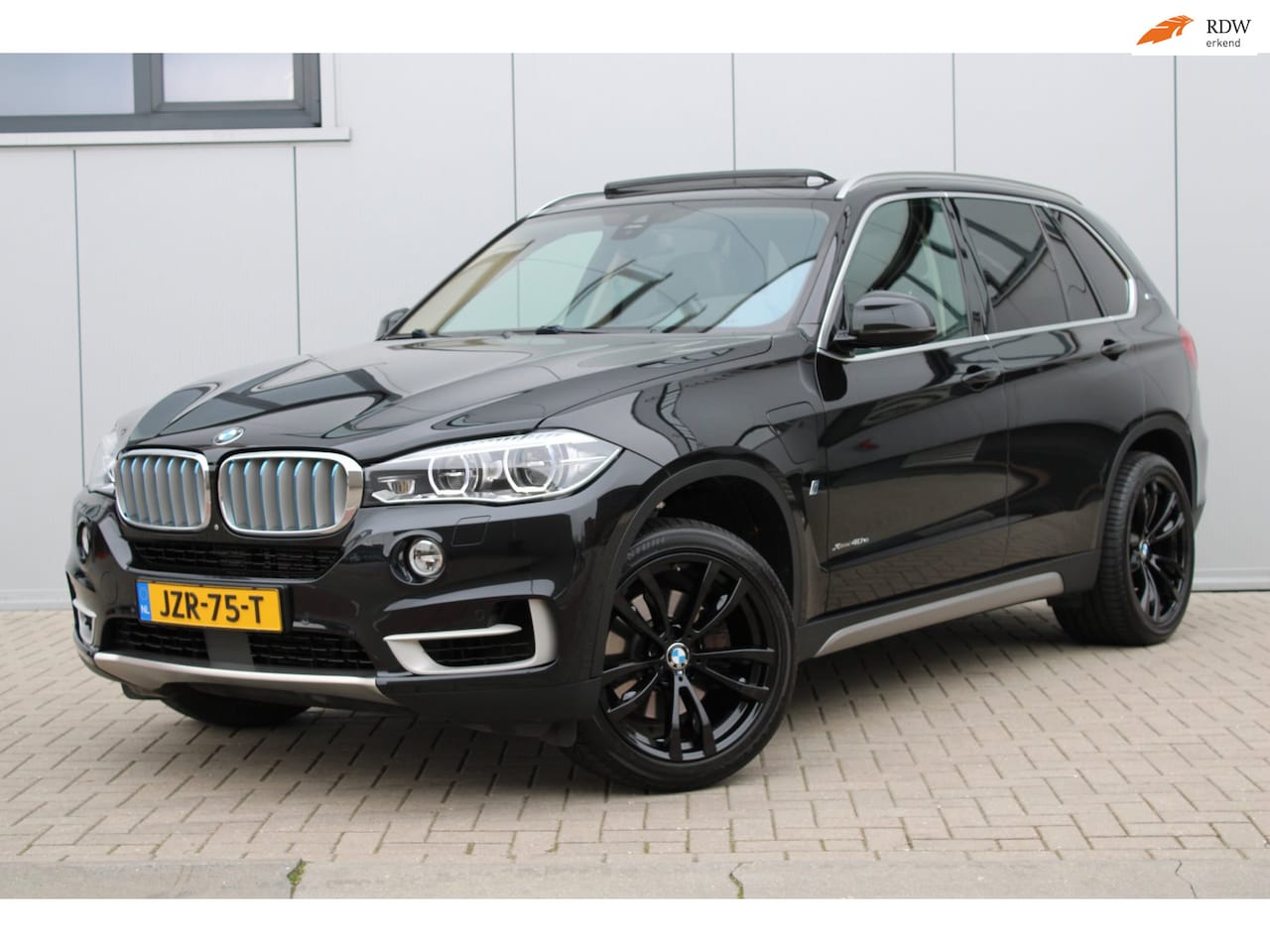 BMW X5 - XDrive40e PANO I ACC I KEHYLESS I CARPLAY I 360 I ELEK. TREKHAAK I MEMORY I LED I - AutoWereld.nl