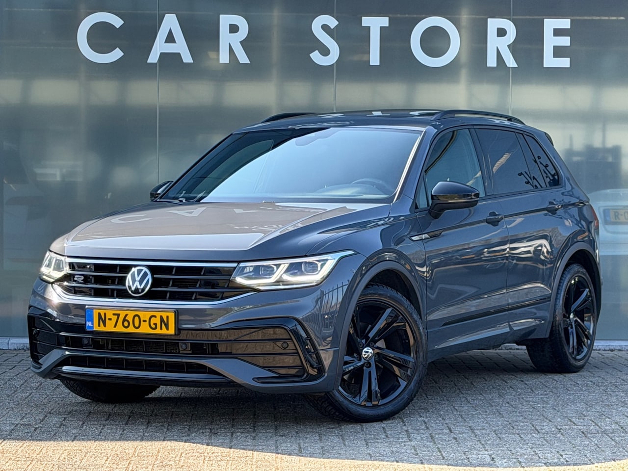 Volkswagen Tiguan - 1.5 TSI R-Line Black Edition PANO IQ CAMERA - AutoWereld.nl