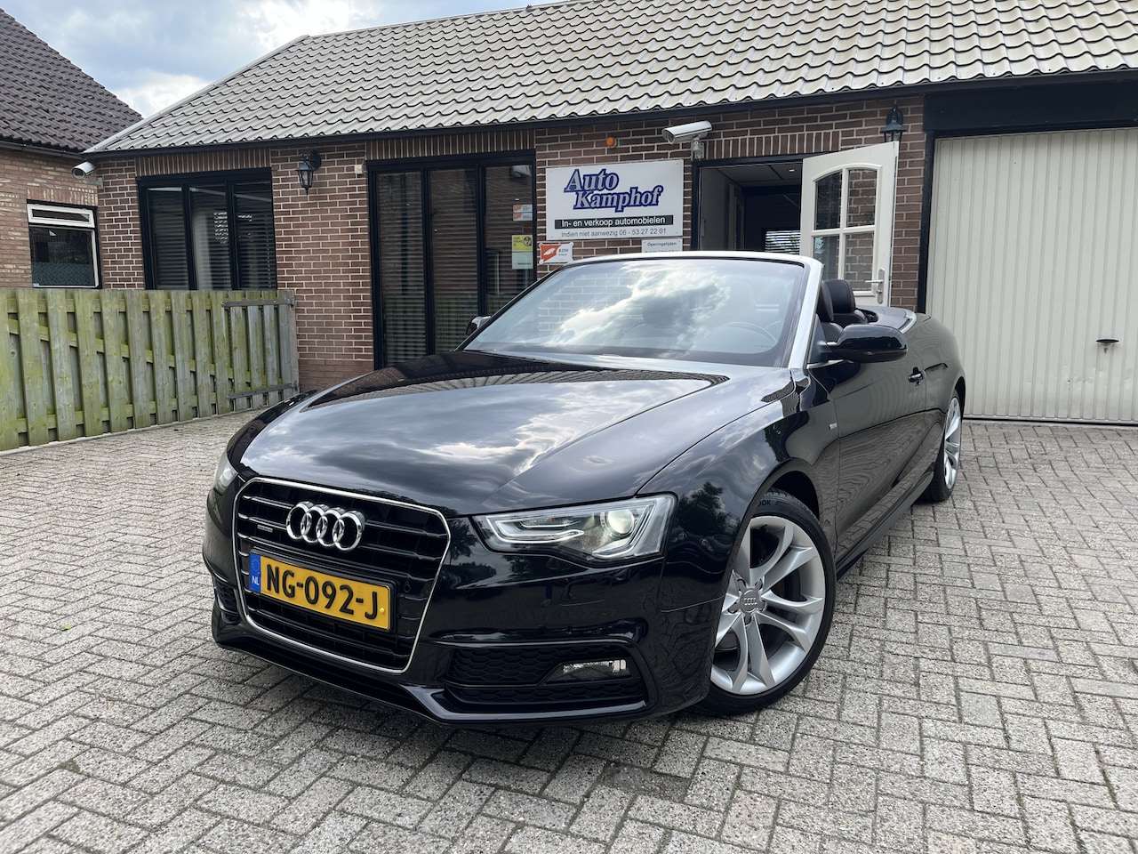 Audi A5 Cabriolet - 2.0 TFSI quattro 211pk S-line Nekverwarming - AutoWereld.nl
