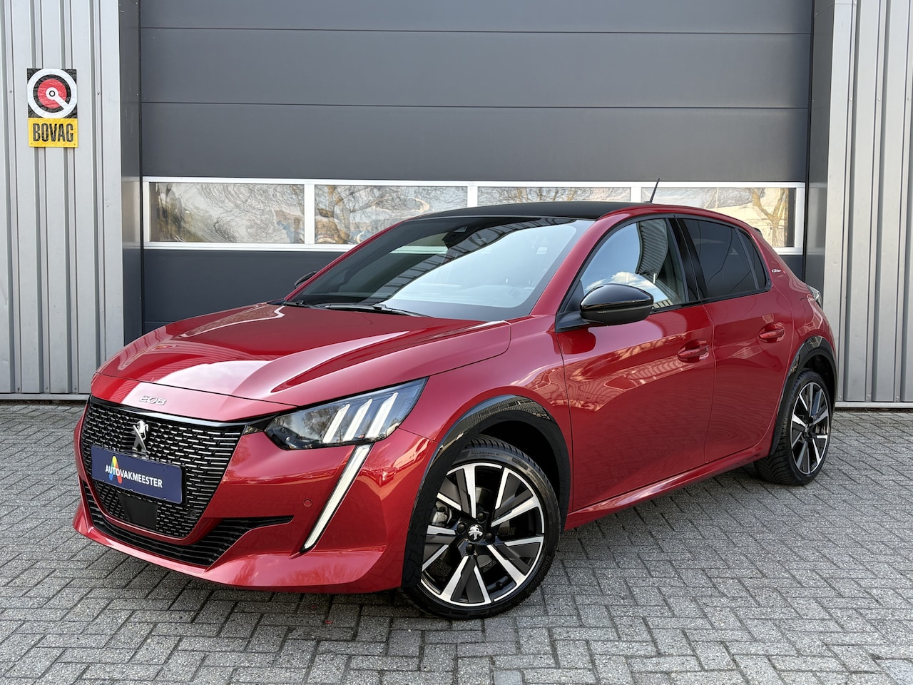 Peugeot 208 - 1.2 PureTech GT-Line | Pano | Navi | Camera | Carplay/Android | LED | Keyless | Interesse? - AutoWereld.nl