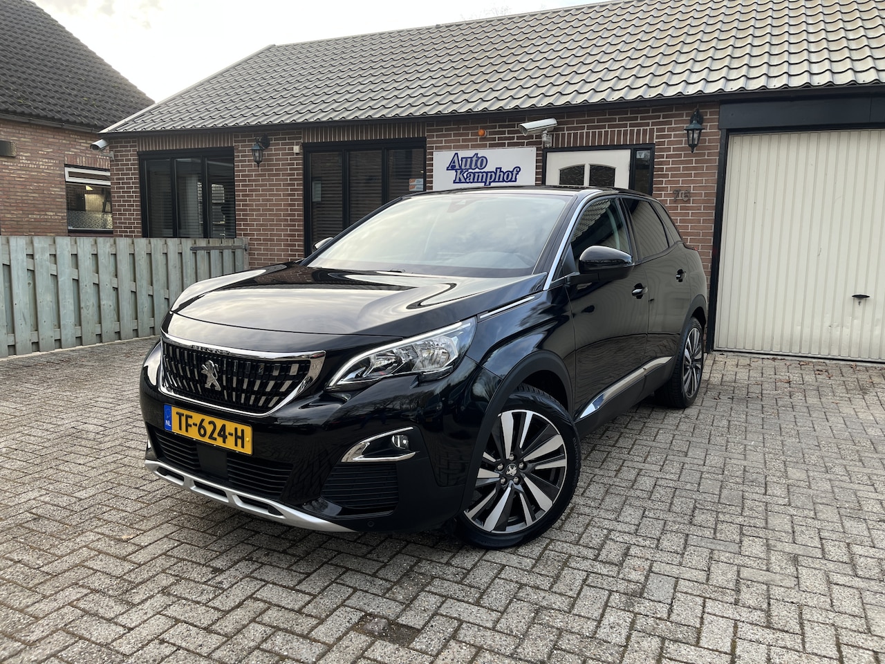 Peugeot 3008 - 1.2 PureTech Blue Lease Premium Leer Trekhaak - AutoWereld.nl