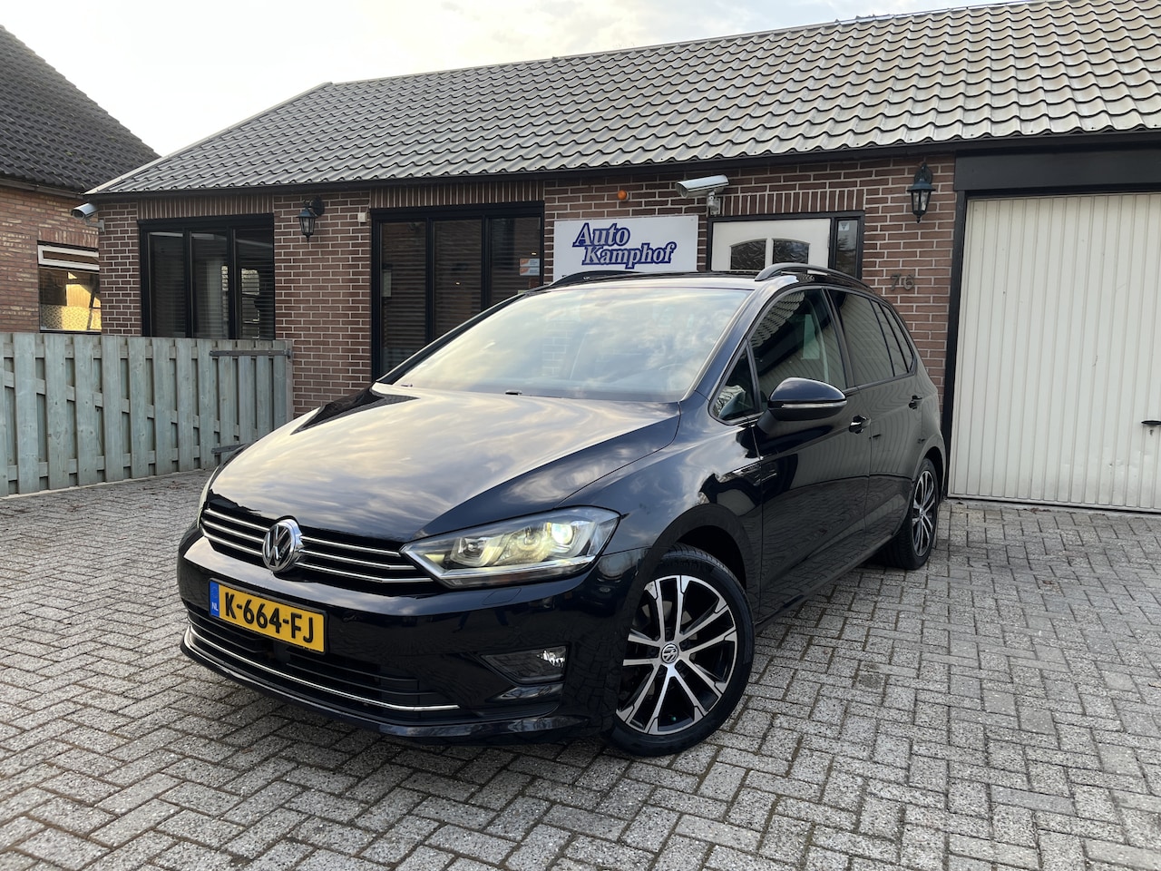 Volkswagen Golf Sportsvan - 1.4 TSI Highline Xenon Trekhaak - AutoWereld.nl