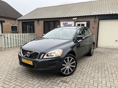 Volvo XC60 - 2.4 D5 AWD Momentum 215 pk Leer Trekhaak 20"