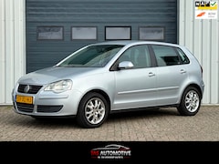 Volkswagen Polo - 1.4-16V Optive 5-deurs AIRCO / CRUISE / NAP