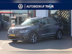 Volkswagen Tiguan - 1.5 TSI R-Line Door ons geleverd en onderhouden R Line IQ LED Matrix 4 x stoelverwarming c