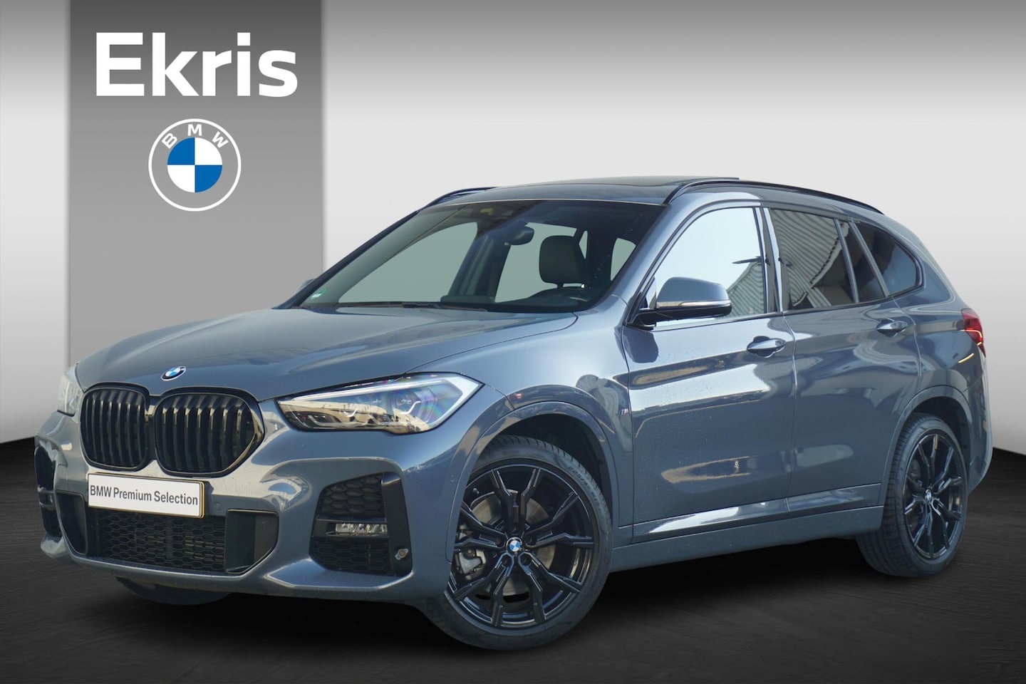 BMW X1 - sDrive20i M Sportpakket 19'' / Panoramadak / Head-Up Display / Trekhaak - AutoWereld.nl