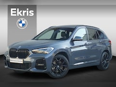 BMW X1 - sDrive20i M Sportpakket 19'' / Panoramadak / Head-Up Display / Trekhaak