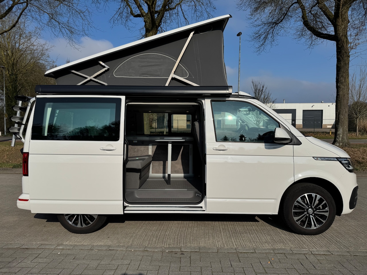 Volkswagen Transporter California - T6.1 Ocean - AutoWereld.nl