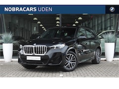 BMW X1 - xDrive25e M Sport Automaat / M Adaptief onderstel / Sportstoelen / Comfort Access / Achter