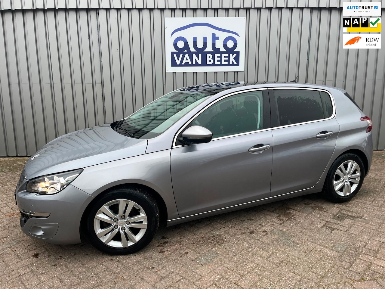 Peugeot 308 - 1.6 BlueHDi Blue Lease Executive 1.6 BlueHDi Blue Lease Executive - AutoWereld.nl