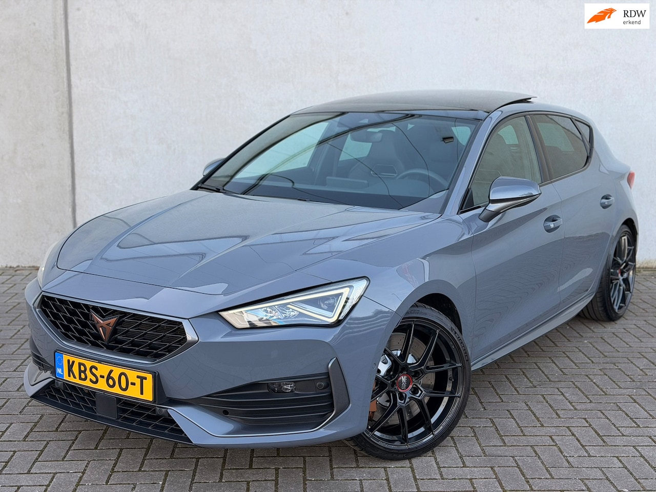 CUPRA Leon - 2.0 TSI VZ Performance Brembo Pano 19'' OZ Beats Camera CarPlay - AutoWereld.nl