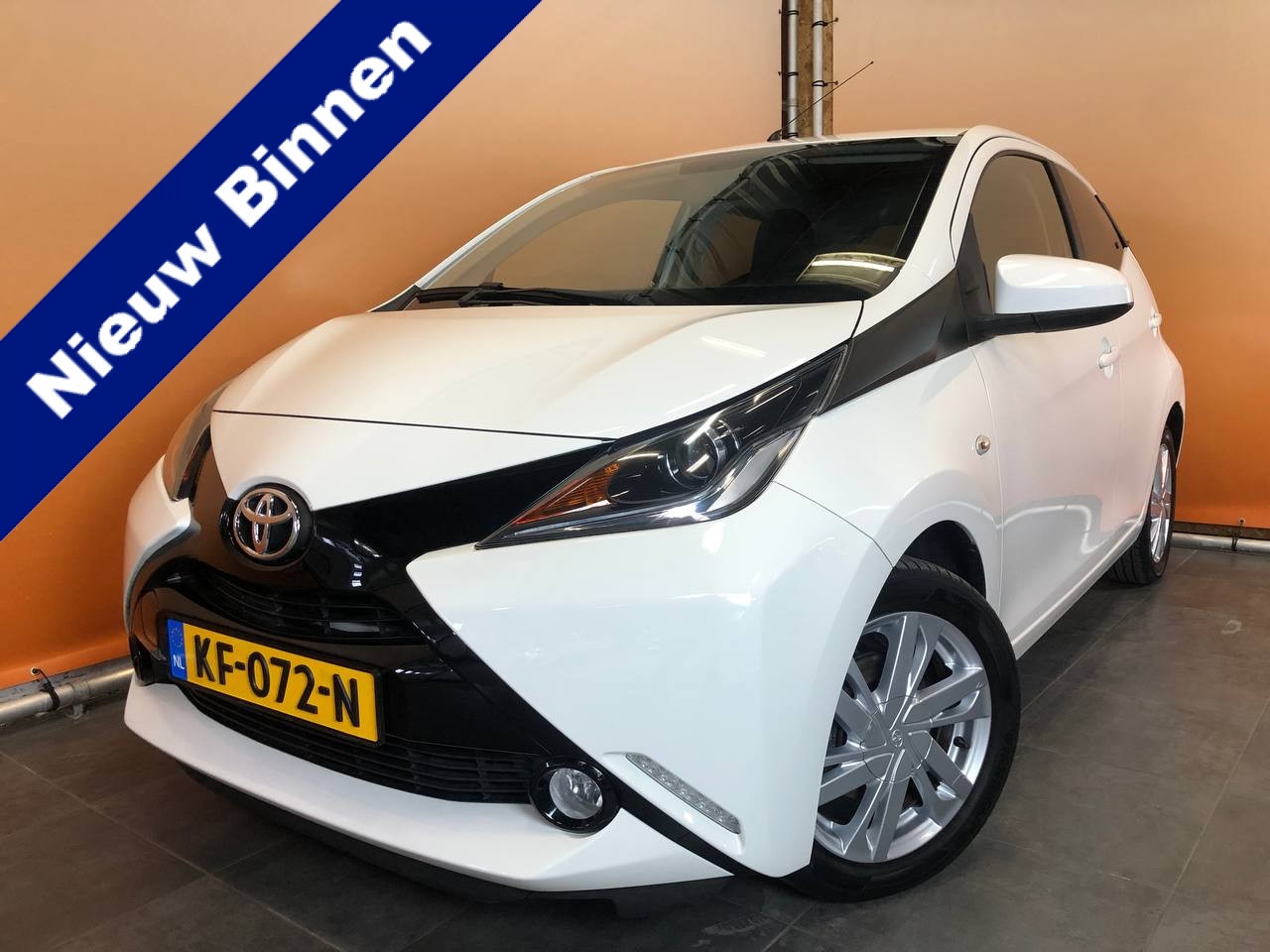 Toyota Aygo - 1.0 VVT-i x-sport 1e eig | dealer onderhouden | camera | lmv - AutoWereld.nl