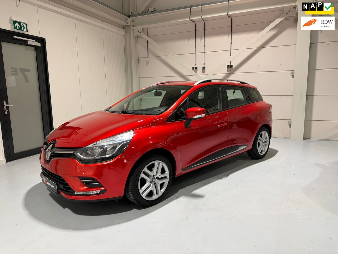 Renault Clio Estate - Renault Clio 0.9 TCe Estate|Cruise |Navi |Led | Trekhaak - AutoWereld.nl