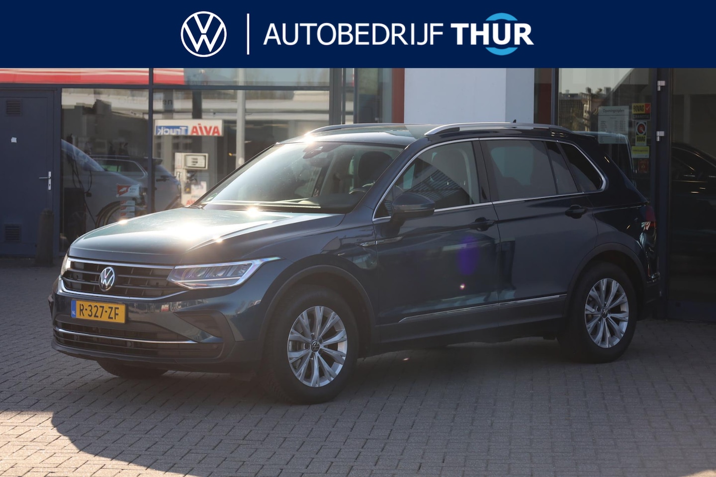 Volkswagen Tiguan - 1.5 TSI Life Business 110KW/150PK DSG, NL auto dealer onderhouden, Trekhaak, Navigatie, el - AutoWereld.nl