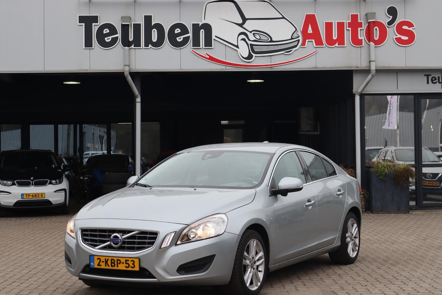 Volvo S60 - 1.6 T4 Momentum Navigatie, Airco, Cruise control, Auto moet nog gereinigd worden. - AutoWereld.nl