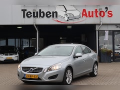 Volvo S60 - 1.6 T4 Momentum Navigatie, Airco, Cruise control, Auto moet nog gereinigd worden