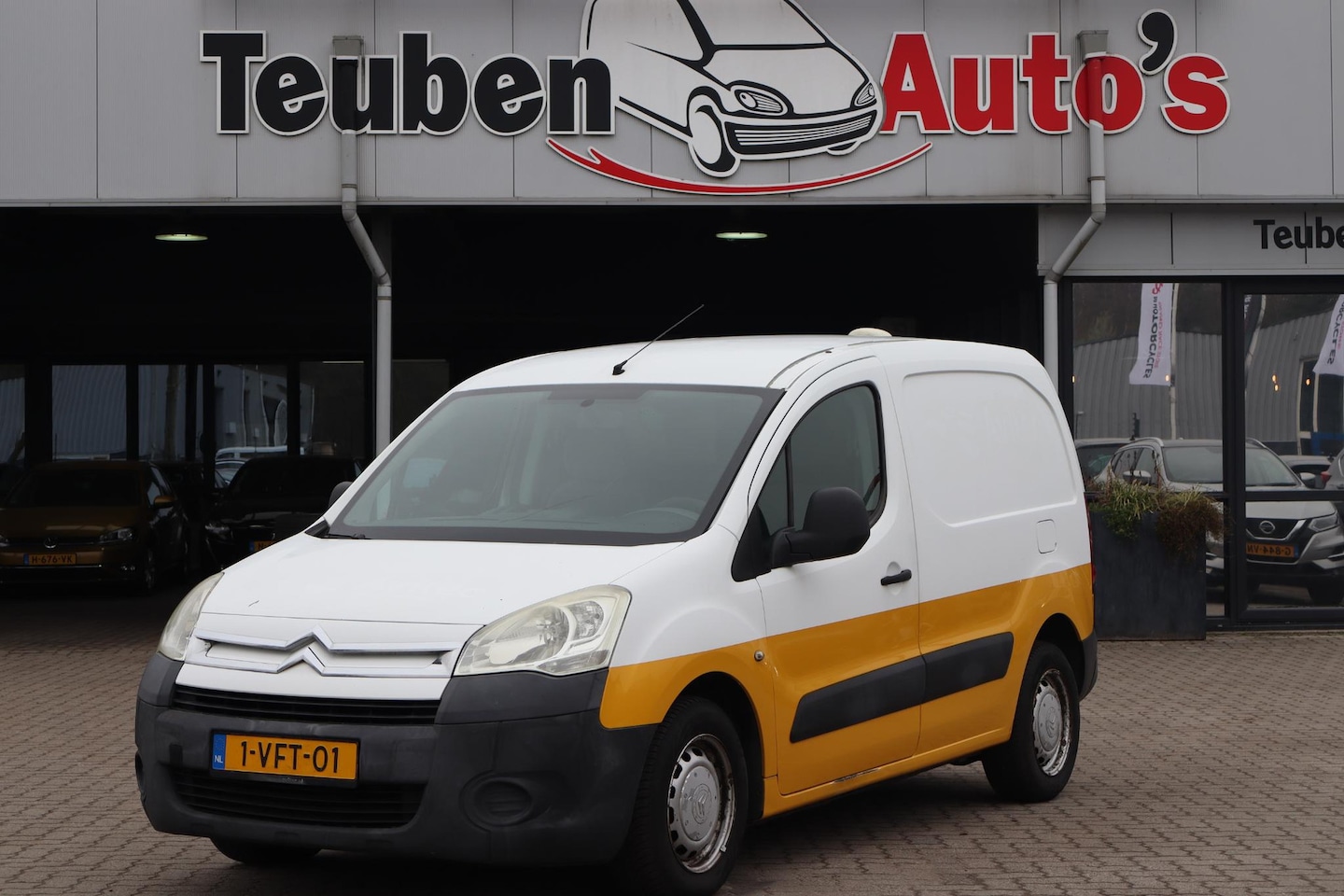 Citroën Berlingo - 1.6 HDIF 500 Comfort Nieuw APK, Airco, Radio cd speler, Trekhaak - AutoWereld.nl