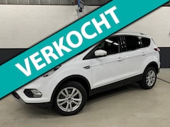 Ford Kuga - 1.5 EcoBoost Titanium / Navi / Camera / Bluetooth / Stoel-stuurverwarming