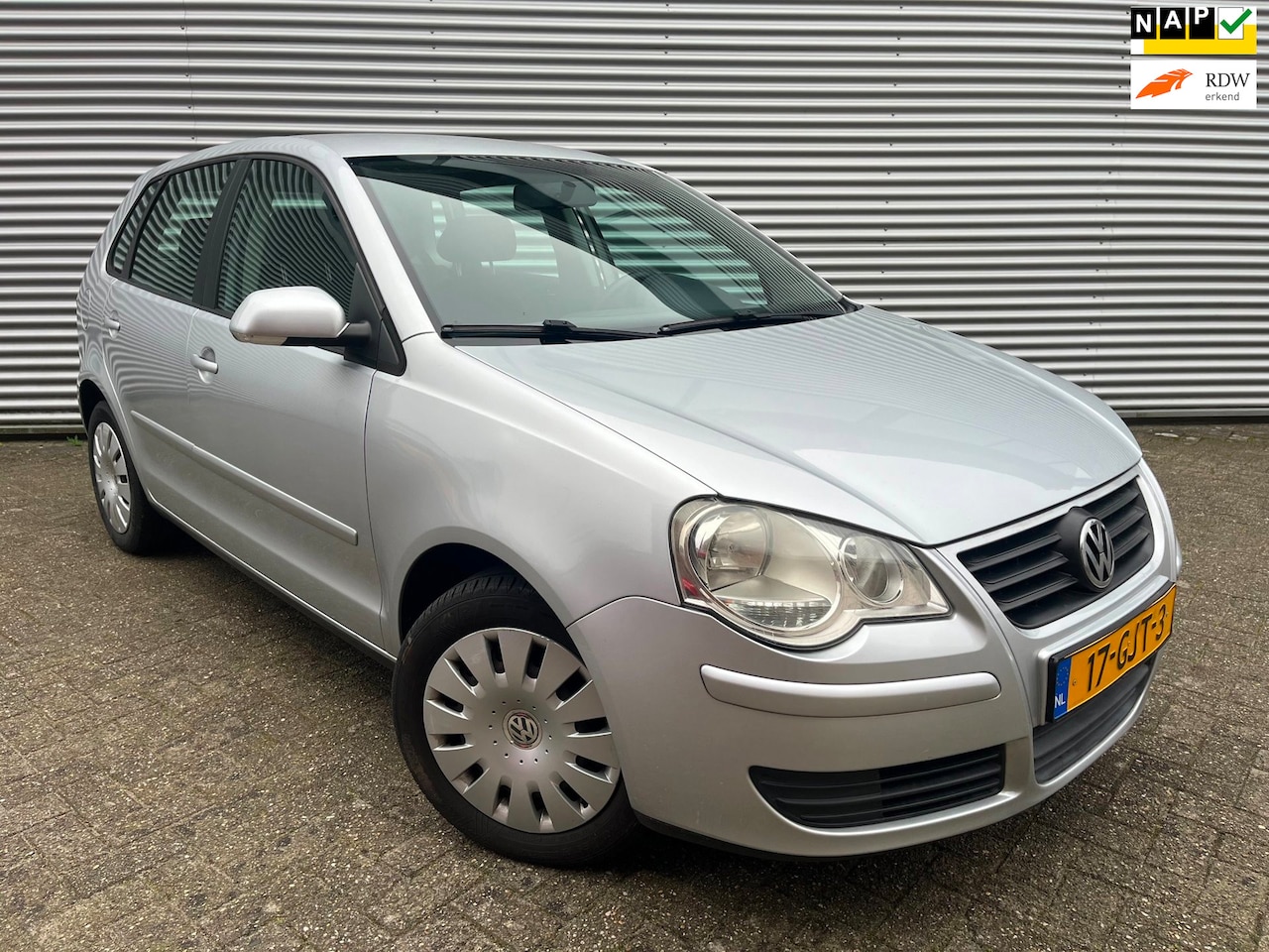 Volkswagen Polo - 1.4-16V Comfortline|Airco|Cruise|Trekhaak|Goed onderhouden| - AutoWereld.nl