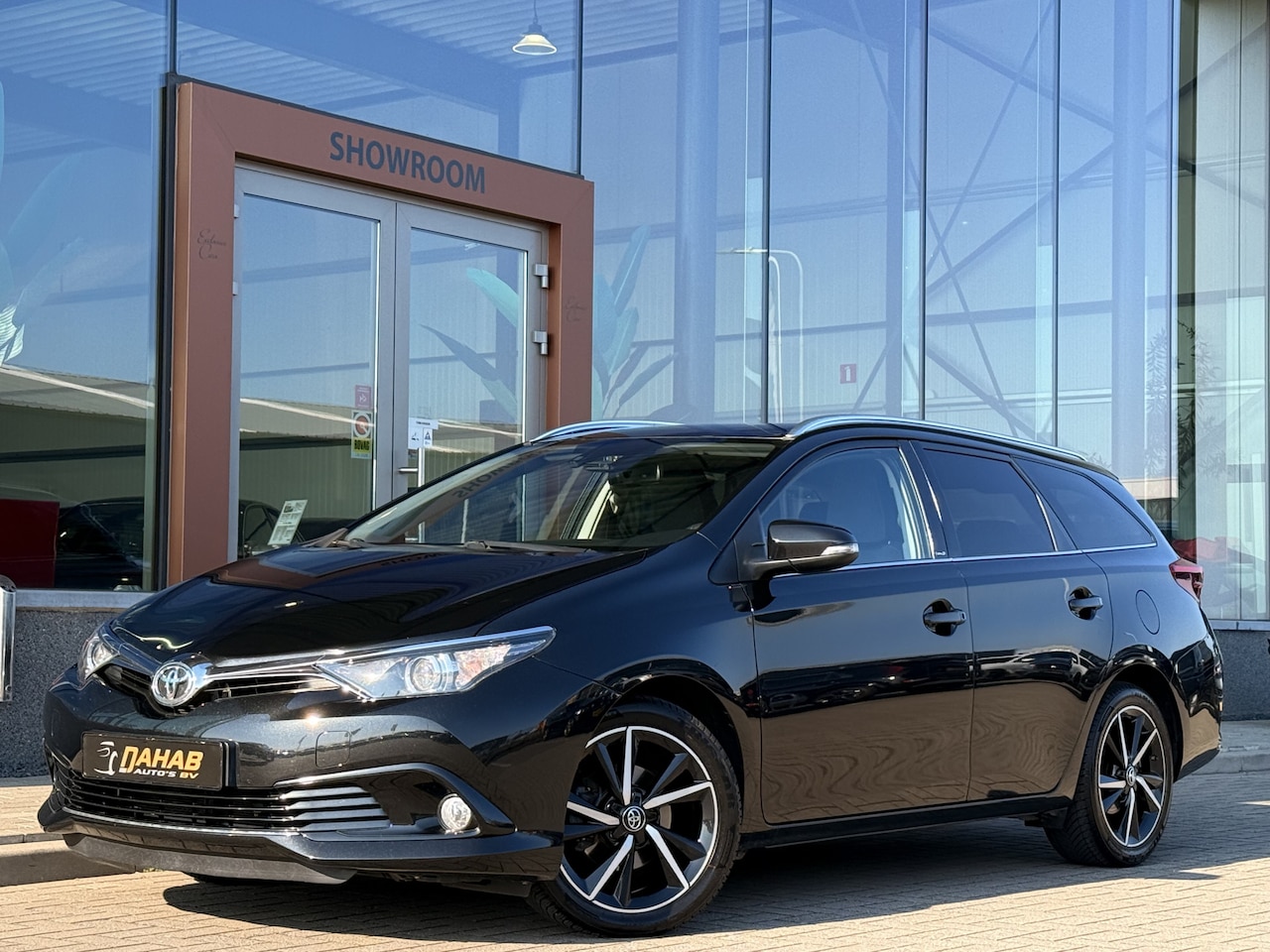 Toyota Auris - 1.2 T | Cruise | Stoelverwarming | Lane Assist | Bluetooth | Navigatie | Achteruitrijcamer - AutoWereld.nl